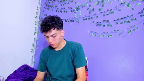 Snapshot of prettybunnies08 chatting on February 11, 12:17 am Enzo Denis online show from February 11, 12:17 am