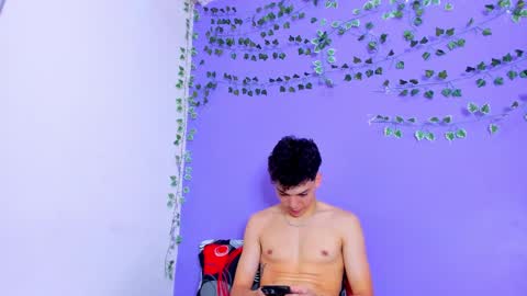 Snapshot of prettybunnies08 chatting on February 11, 3:18 am Enzo Denis online show from February 11, 3:18 am