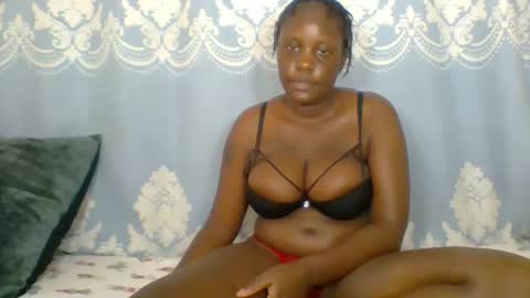 Snapshot of prettydarkskin002 chatting on February 12, 11:27 am SHANIA online show from February 12, 11:27 am