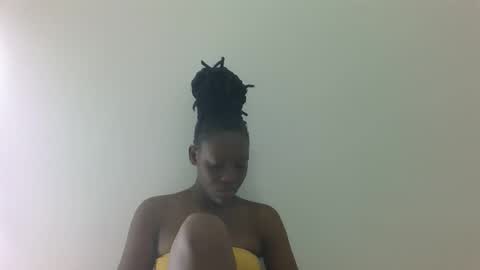 prettydollk_dons online show from April 4, 9:18 am