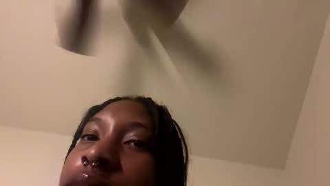 prettyfacefemale online show from October 13, 1:05 am