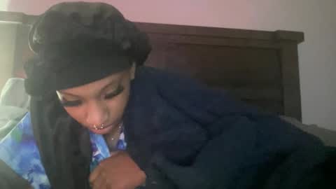 Snapshot of prettyfacefemale chatting on June 12, 3:27 am prettyfacefemale online show from June 12, 3:27 am