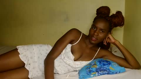 Snapshot of prettygoddess1 chatting on June 1, 4:41 pm Mary online show from June 1, 4:41 pm