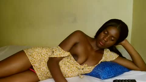 Snapshot of prettygoddess1 chatting on June 5, 5:25 am Mary online show from June 5, 5:25 am