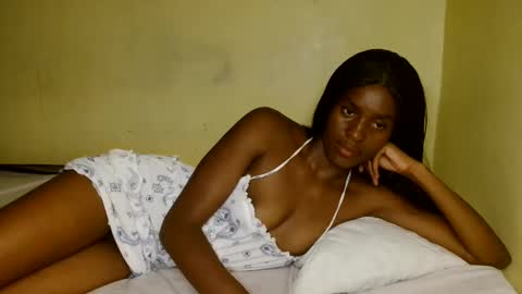 Snapshot of prettygoddess1 chatting on June 6, 4:23 pm Mary online show from June 6, 4:23 pm