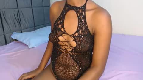 Snapshot of prettygree chatting on February 19, 12:12 pm prettygree online show from February 19, 12:12 pm