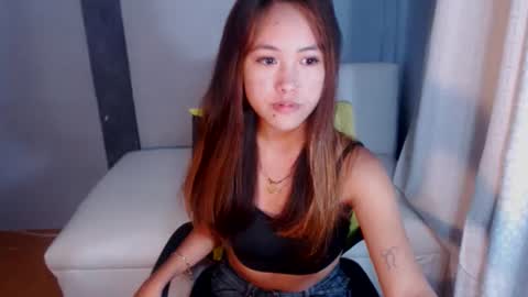 Snapshot of prettyhotshakira chatting on June 22, 10:45 am shakira online show from June 22, 10:45 am