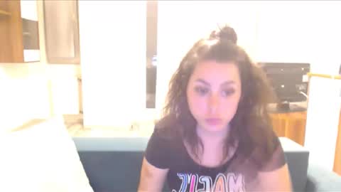 prettyjulliette online show from March 12, 7:06 pm