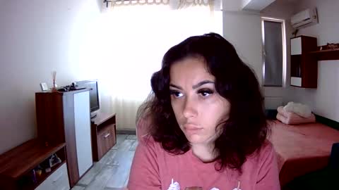 prettyjulliette online show from September 28, 10:31 am