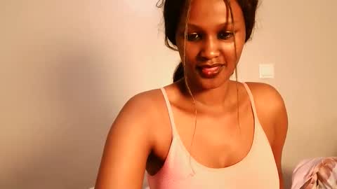 prettykeilaa online show from April 15, 2:46 pm