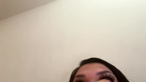 Snapshot of prettylatinamomma01 chatting on February 4, 6:47 pm prettylatinamomma01 online show from February 4, 6:47 pm
