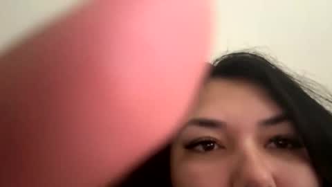 Snapshot of prettylatinamomma01 chatting on March 1, 4:31 pm prettylatinamomma01 online show from March 1, 4:31 pm