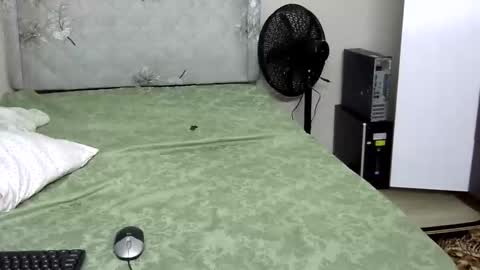 Prettylemmy online show from October 11, 6:45 am