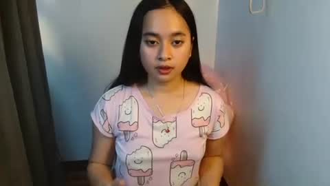 prettylittle_lady online show from March 13, 1:01 am