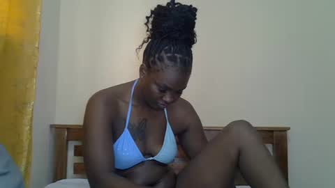 Snapshot of prettyliz30 chatting on July 7, 8:51 am LILIAN online show from July 7, 8:51 am