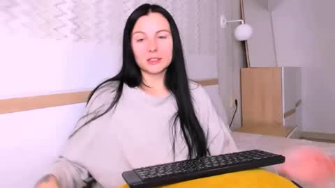 prettymasha_ online show from December 19, 8:23 am