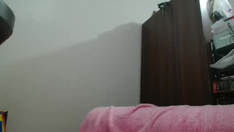 prettyme28 online show from March 18, 8:17 am