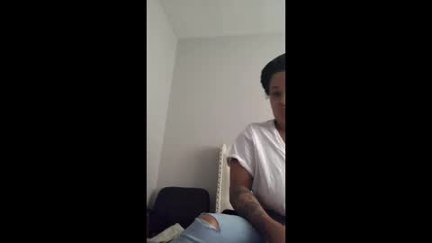 Snapshot of prettyred2026 chatting on May 2, 2:44 pm prettyred2026 online show from May 2, 2:44 pm