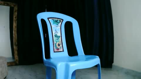 prettyreen online show from April 13, 8:09 am