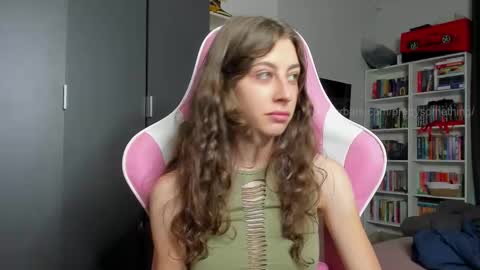 Snapshot of prettysomething chatting on January 12, 9:36 am Sophie next stream will be at Monday i will wait you guys online show from January 12, 9:36 am