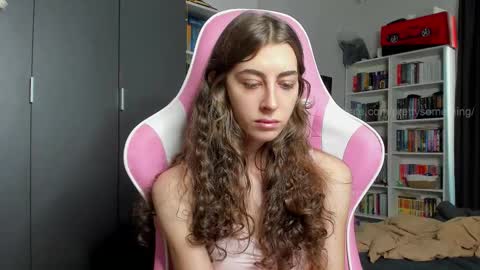 Snapshot of prettysomething chatting on February 18, 9:49 am Sophie next stream will be at Monday i will wait you guys online show from February 18, 9:49 am