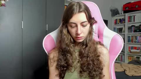 Snapshot of prettysomething chatting on February 19, 8:32 am Sophie next stream will be at Monday i will wait you guys online show from February 19, 8:32 am