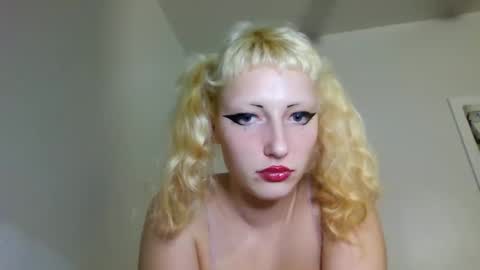 Dahlia online show from December 2, 1:58 am