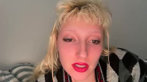 Dahlia online show from January 28, 1:49 pm