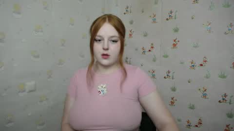 Snapshot of prettyvalerii_ chatting on July 11, 10:51 am Valeri online show from July 11, 10:51 am