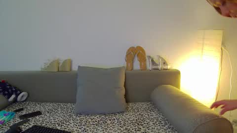 prettyvanessa online show from October 19, 7:31 am