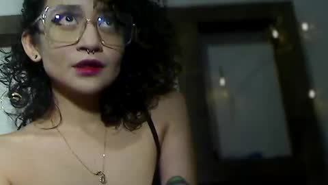 Snapshot of prettywildd chatting on January 13, 9:42 pm Pretty locos online show from January 13, 9:42 pm