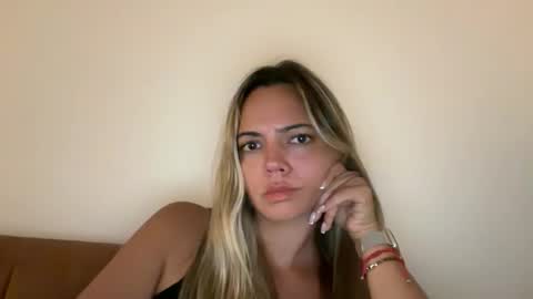 Snapshot of prettyyykittyyy22 chatting on November 18, 5:12 am prettyyykittyyy22 online show from November 18, 5:12 am