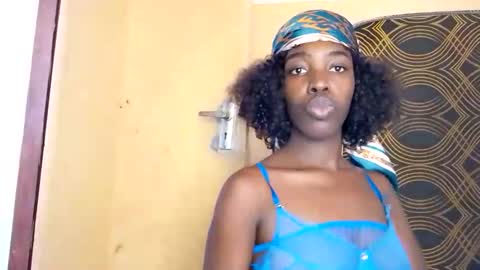 prettyzuzu online show from November 4, 7:51 am