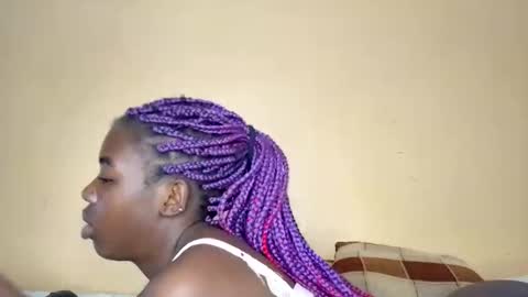 prettyzuzu online show from December 2, 7:36 am