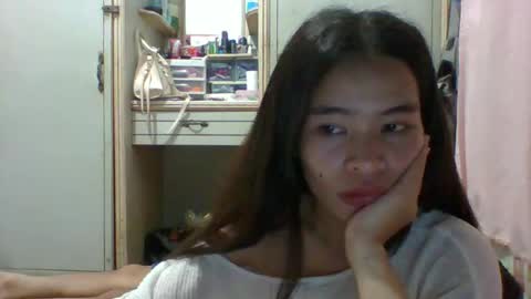 Snapshot of prety784828 chatting on April 21, 12:33 pm prety784828 online show from April 21, 12:33 pm