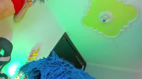 pretygirltsxxx online show from April 10, 6:34 pm