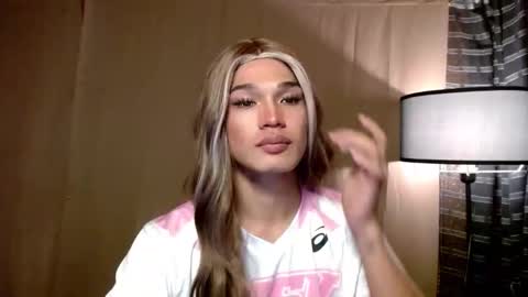 Snapshot of pricelessbeautyxxx chatting on December 4, 4:05 pm TINA online show from December 4, 4:05 pm