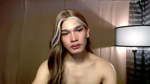 Snapshot of pricelessbeautyxxx chatting on December 5, 4:21 am TINA online show from December 5, 4:21 am