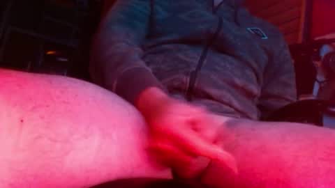 Snapshot of primal_master4you chatting on July 10, 8:11 pm Aussie Bi Top Cum Say Hi online show from July 10, 8:11 pm