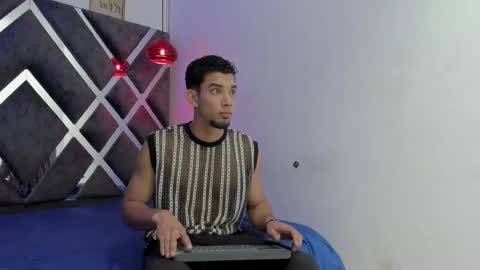 prince_arthur77 online show from January 26, 12:33 pm