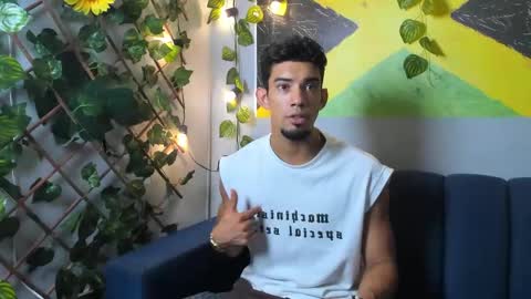 prince_arthur77 online show from October 24, 2:13 pm