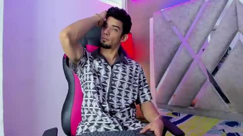 prince_arthur77 online show from November 16, 7:52 pm