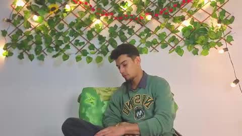 prince_arthur77 online show from March 8, 4:16 am