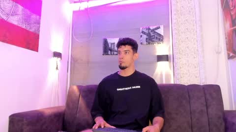 prince_arthur77 online show from April 9, 1:49 pm