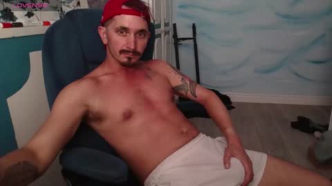 Riffraff online show from August 4, 12:08 pm