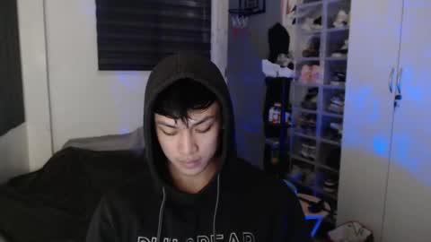 Snapshot of princeadrianx chatting on June 4, 6:52 am Prince Adrian online show from June 4, 6:52 am