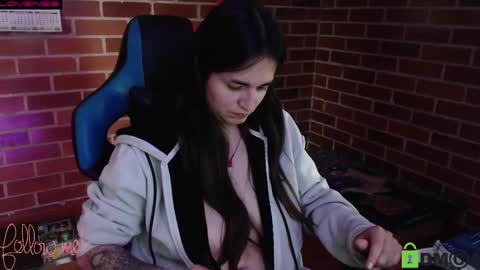 Snapshot of princesa_leia_zathur chatting on February 25, 4:21 pm Leia online show from February 25, 4:21 pm