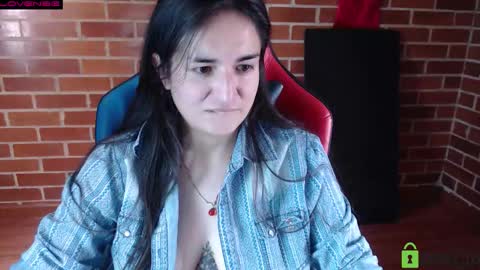 Snapshot of princesa_leia_zathur chatting on October 16, 2:29 pm Leia online show from October 16, 2:29 pm