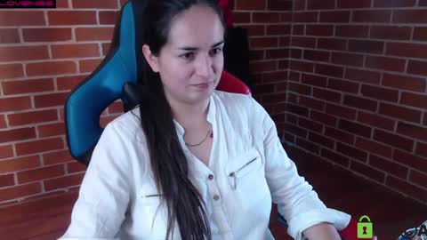 Snapshot of princesa_leia_zathur chatting on October 18, 1:23 pm Leia online show from October 18, 1:23 pm