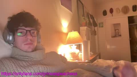 Peaches online show from February 12, 5:35 am